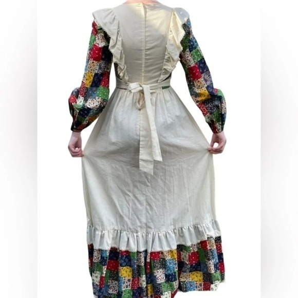 70's Vintage Vicky Vaughn Junior Patchwork Prairie Dress‎ - Picture 4 of 9